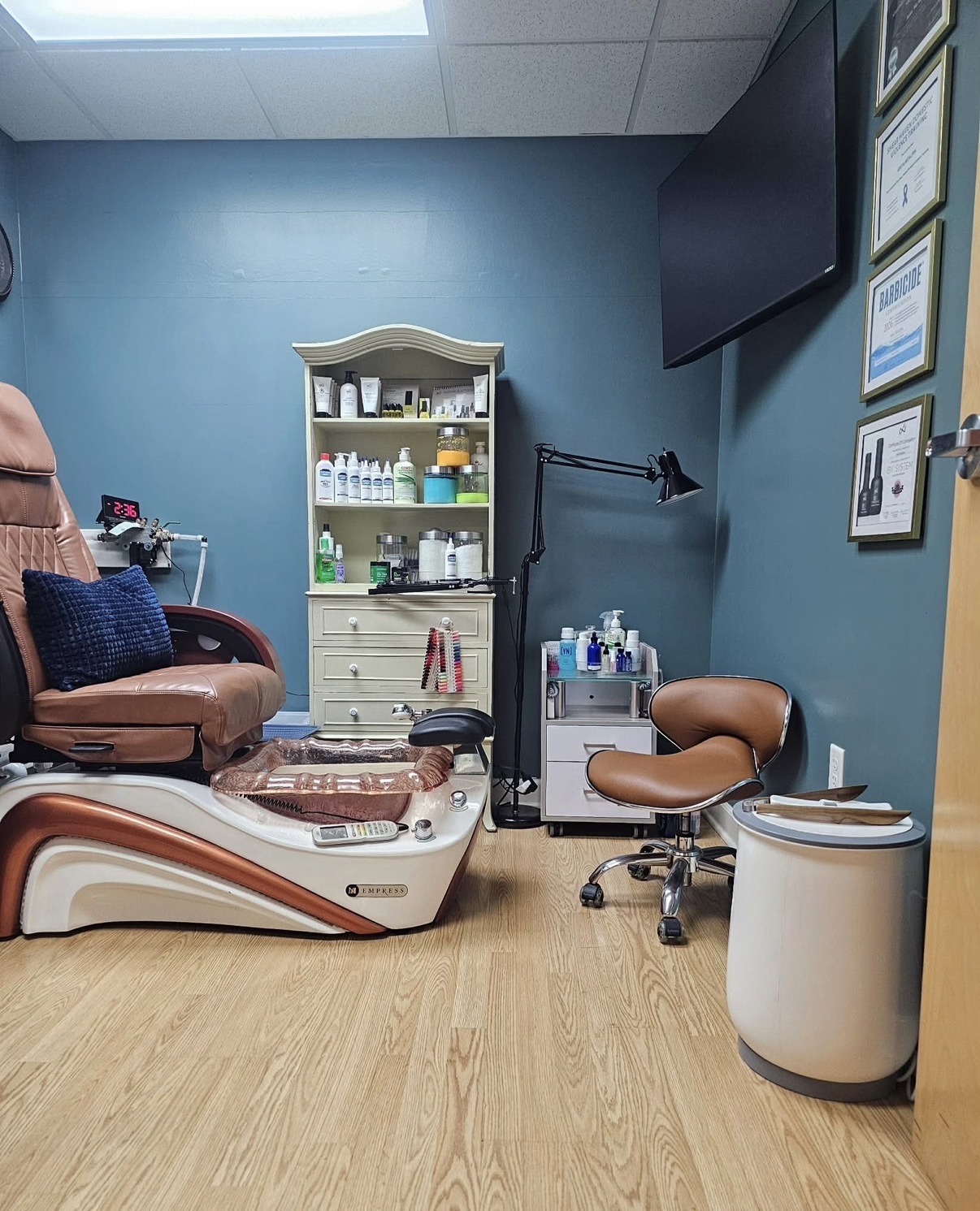 Graduate salon photo