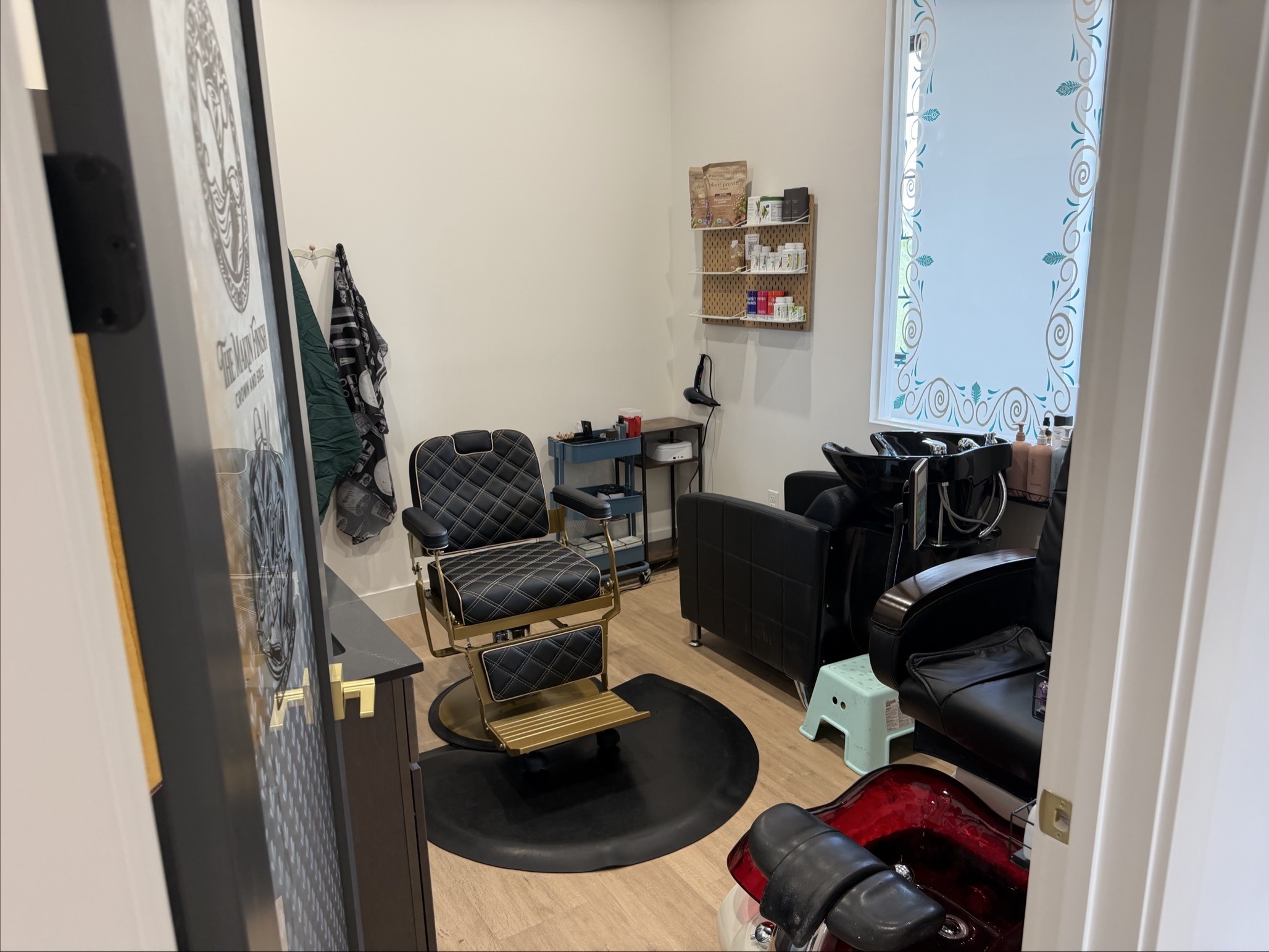 Graduate salon photo